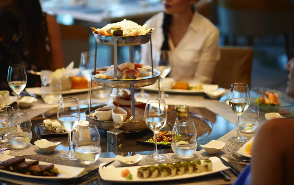 Celebrity Cruises, Celebrity Apex, Raw on 5, 1 ©CEL.jpg